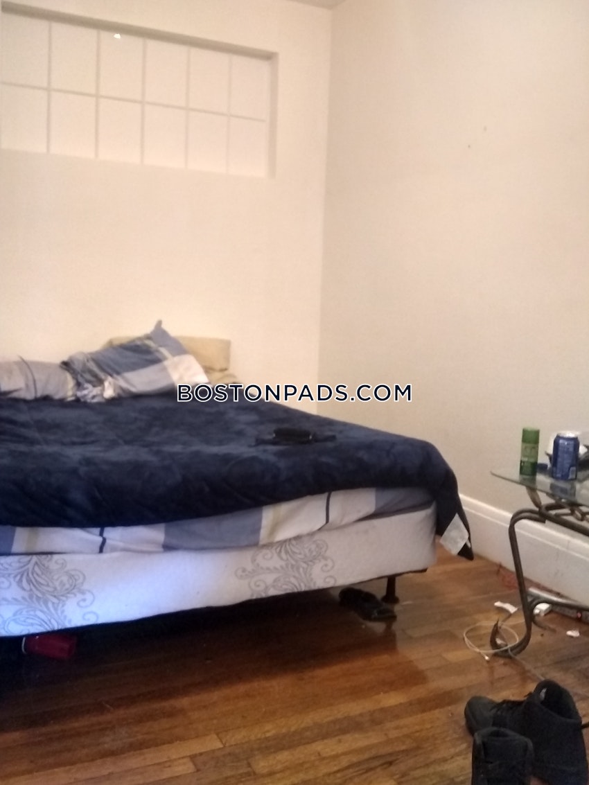 Malden - Studio , 1 Bath - Image 26