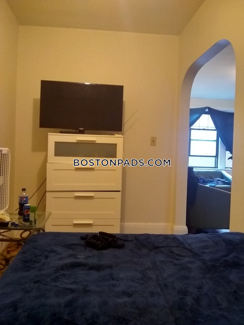 Malden - Studio , 1 Bath - Image 10