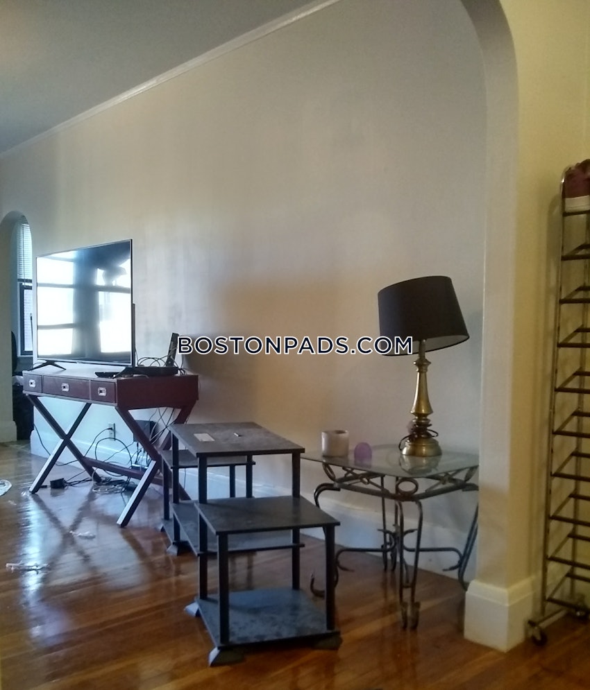 Malden - Studio , 1 Bath - Image 14