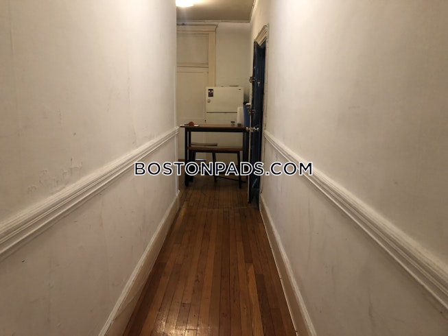 Boston - $4,900+ /mo