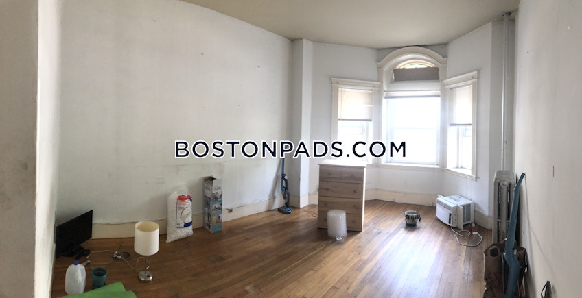 Boston - $4,900+ /month