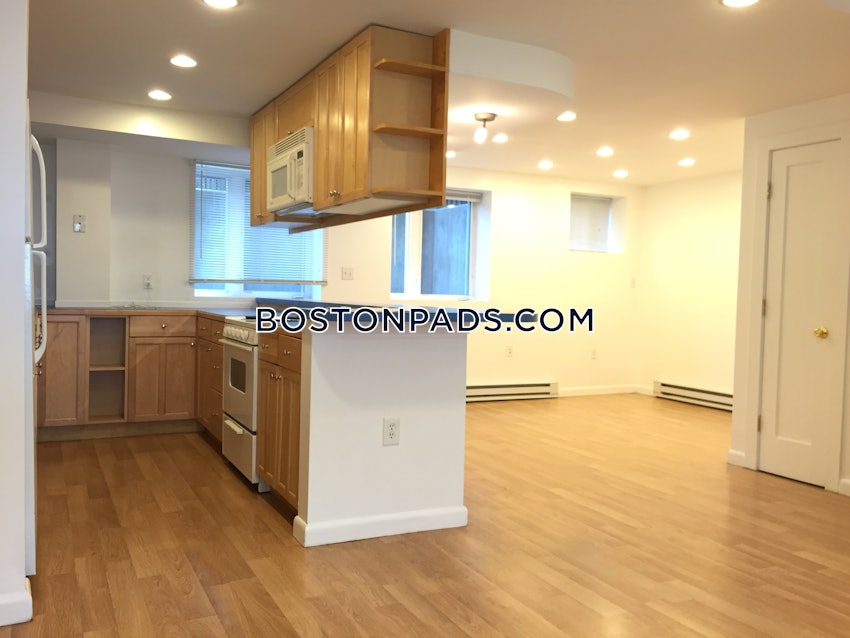 Cambridge - Mt. Auburn/Brattle/ Fresh Pond - 2 Beds, 2 Baths - Image 5