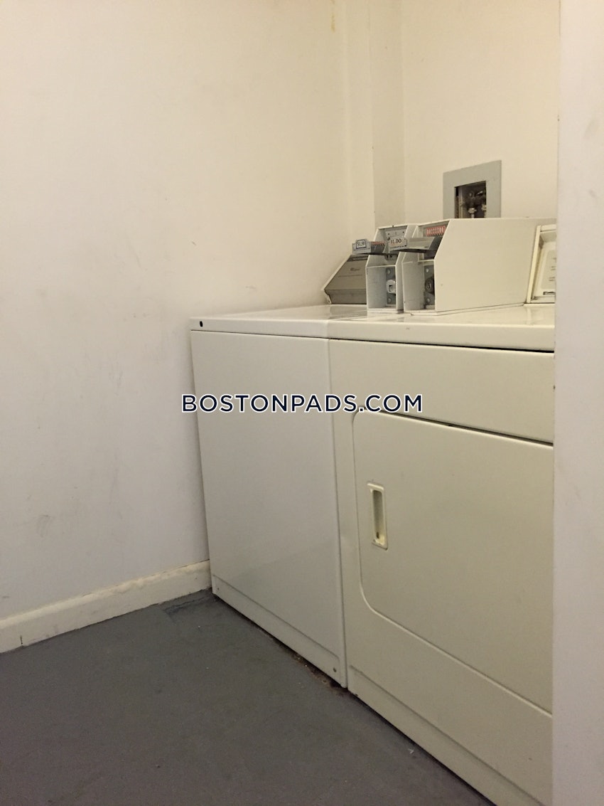 Cambridge - Mt. Auburn/Brattle/ Fresh Pond - 2 Beds, 2 Baths - Image 1