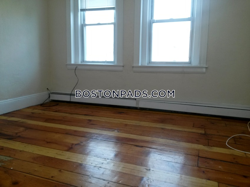 CAMBRIDGE - LECHMERE - 4 Beds, 2 Baths - Image 7