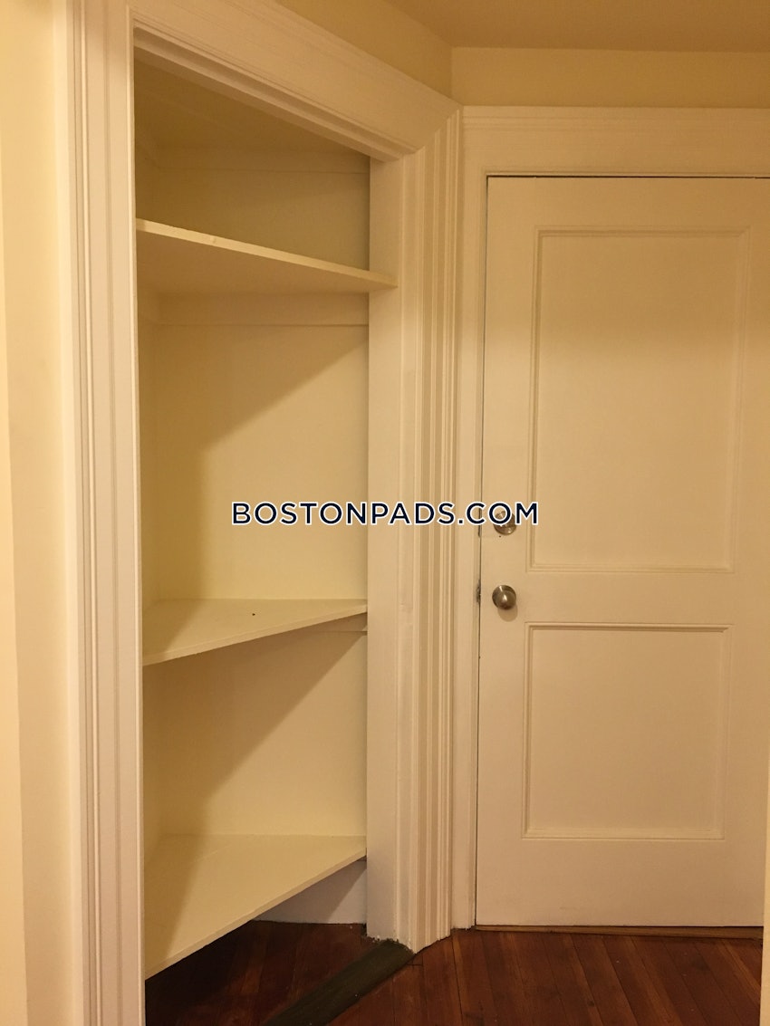 BROOKLINE- WASHINGTON SQUARE - 2 Beds, 1 Bath - Image 16