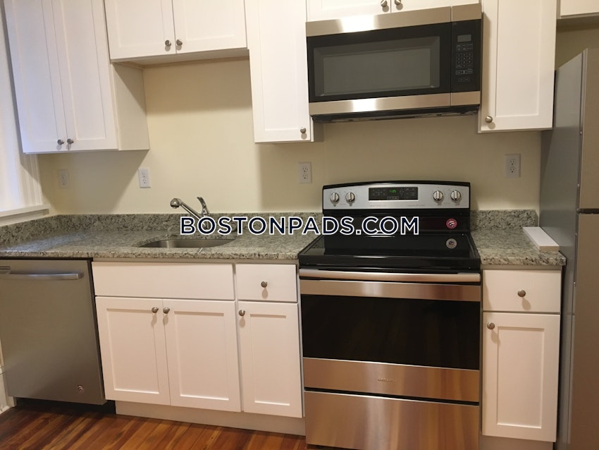 BROOKLINE- WASHINGTON SQUARE - 2 Beds, 1 Bath - Image 2