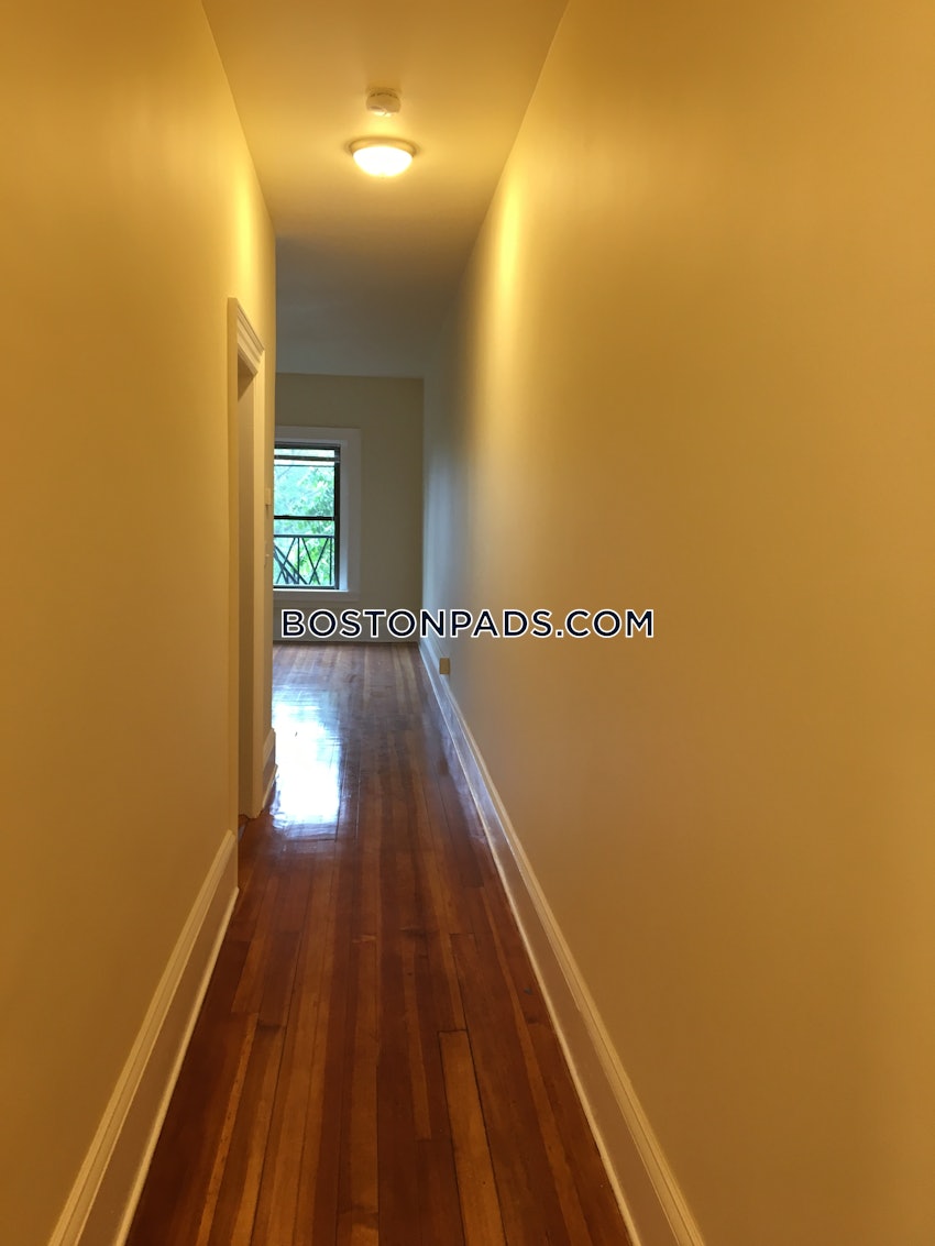 BROOKLINE- WASHINGTON SQUARE - 2 Beds, 1 Bath - Image 15