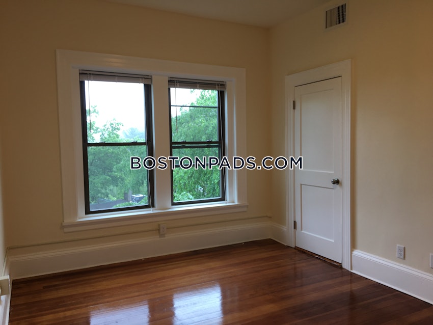 BROOKLINE- WASHINGTON SQUARE - 2 Beds, 1 Bath - Image 13