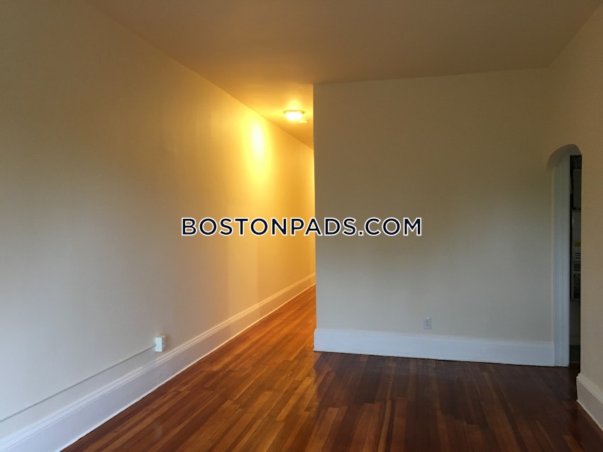 BROOKLINE- WASHINGTON SQUARE - 2 Beds, 1 Bath - Image 10
