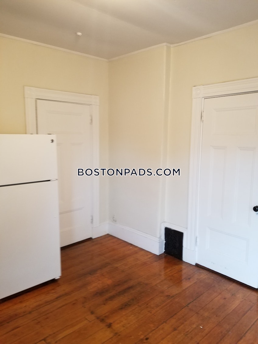 Boston - $2,600+ /month
