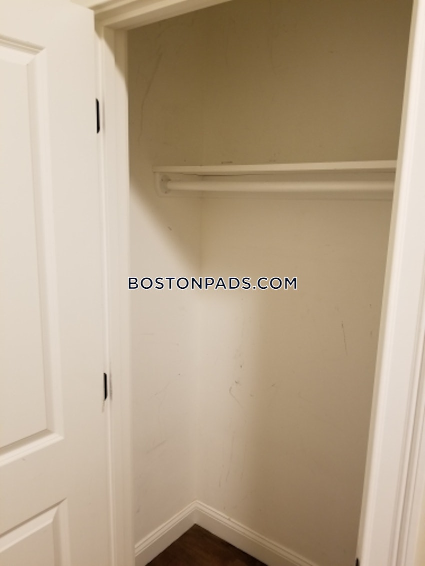 BOSTON - ROXBURY - 4 Beds, 1 Bath - Image 74