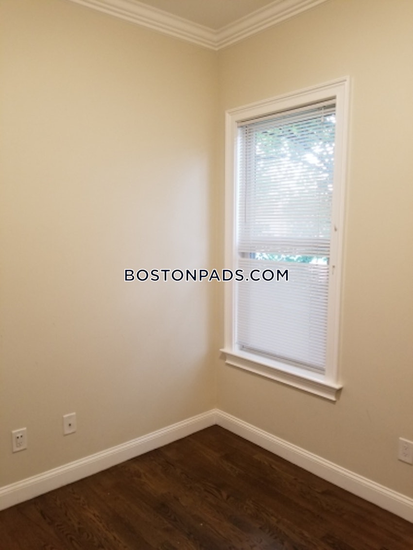BOSTON - ROXBURY - 4 Beds, 1 Bath - Image 64