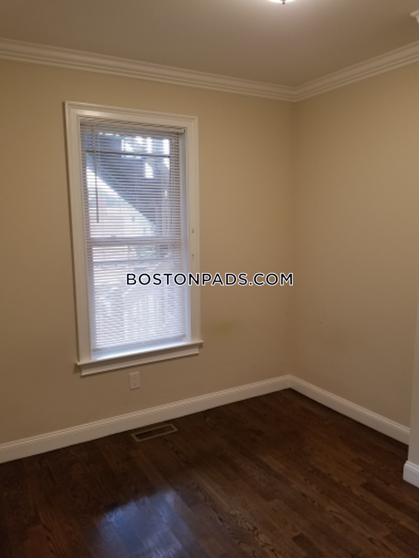 BOSTON - ROXBURY - 4 Beds, 1 Bath - Image 2