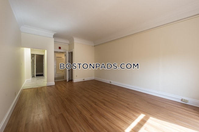 Boston - $2,600+ /mo