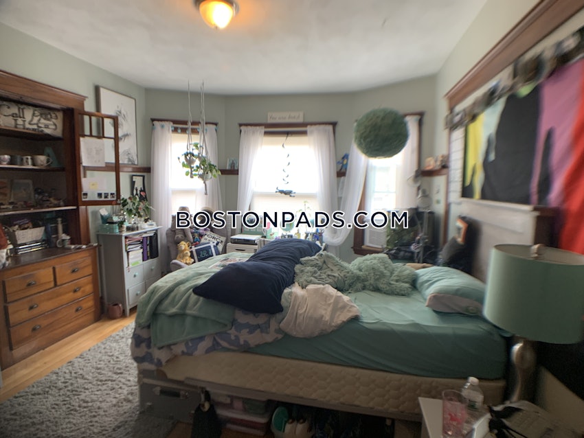 MEDFORD - TUFTS - 1 Bed, 1 Bath - Image 3
