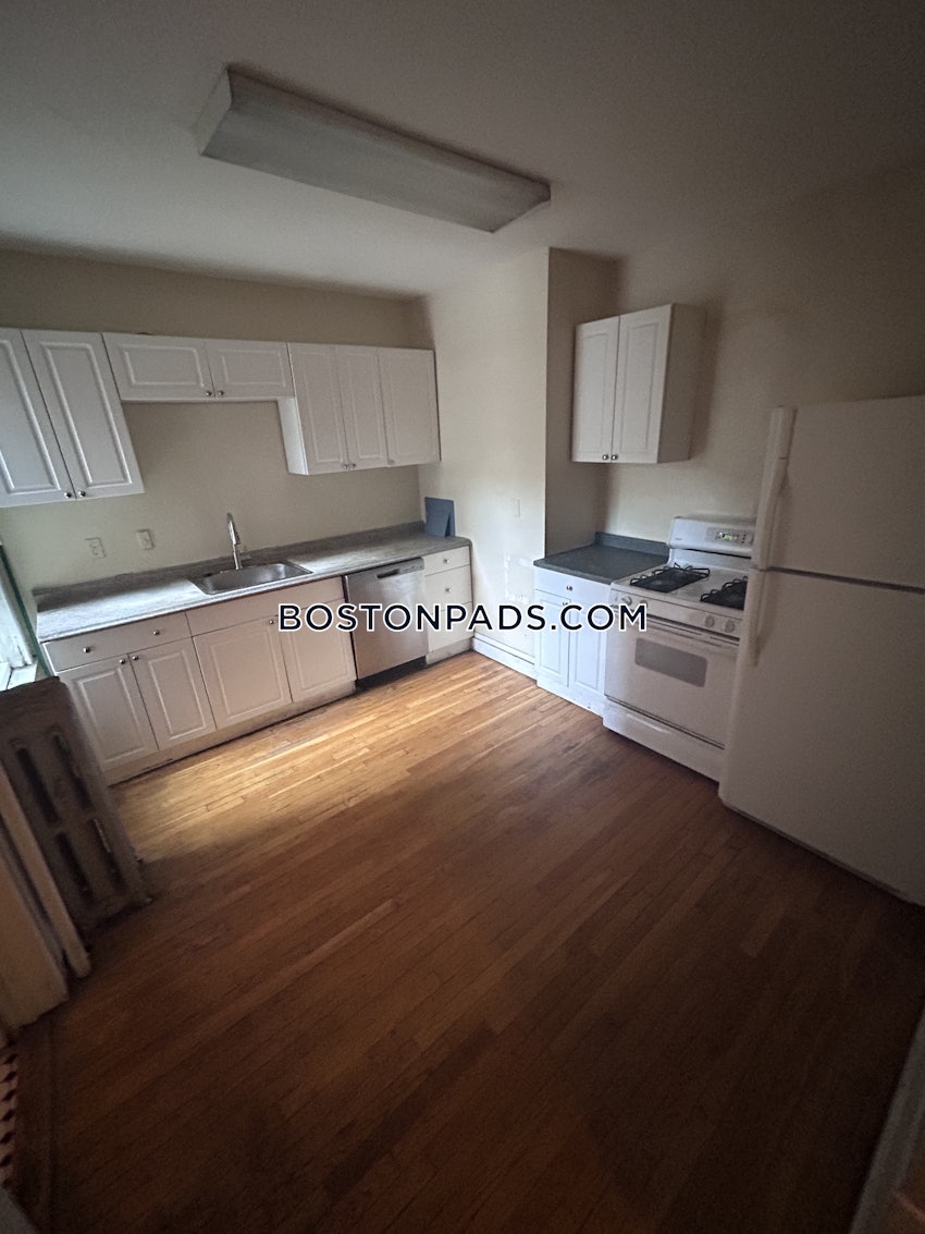 BOSTON - ALLSTON - 1 Bed, 2 Baths - Image 9
