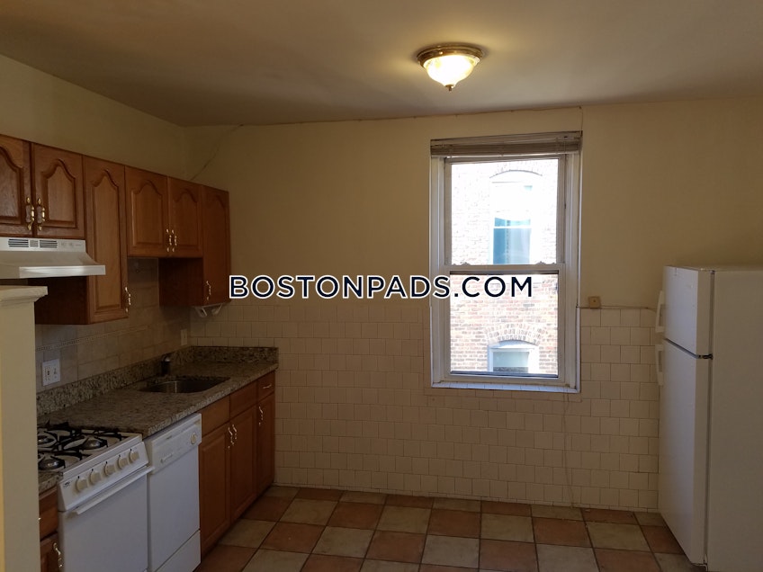 Boston - $2,600+ /month