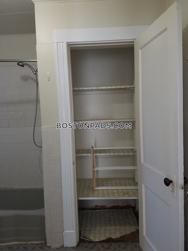 Boston - $2,600+ /mo