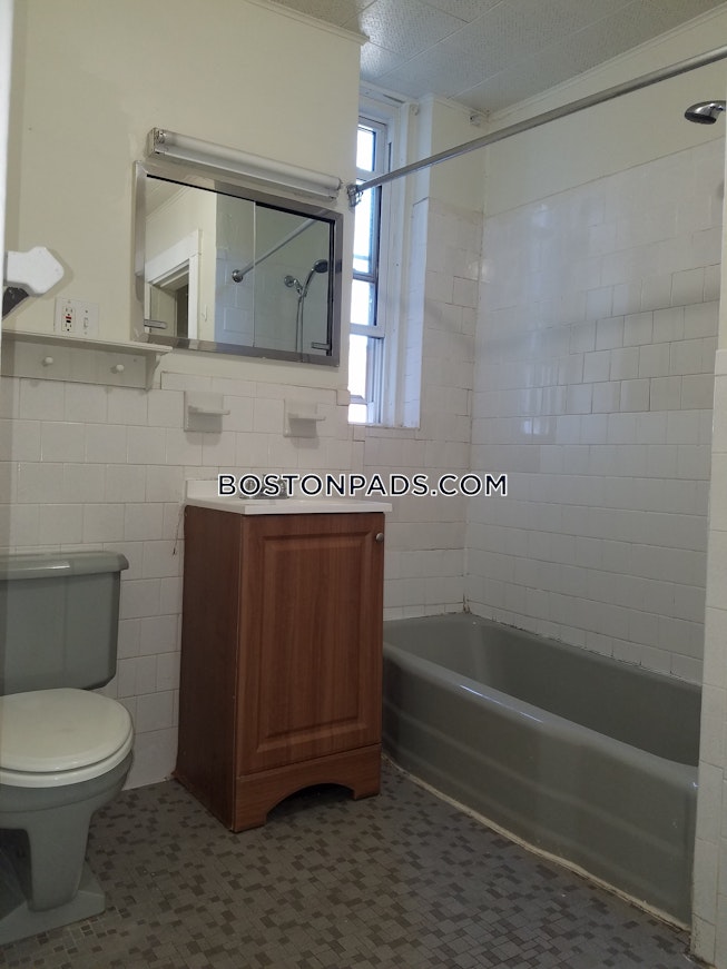 Boston - $2,600+ /mo