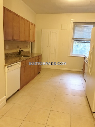 Brookline - 4 Beds, 2 Baths