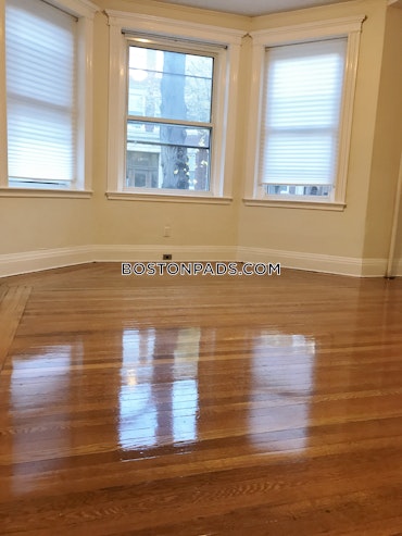 Brookline - 4 Beds, 2 Baths