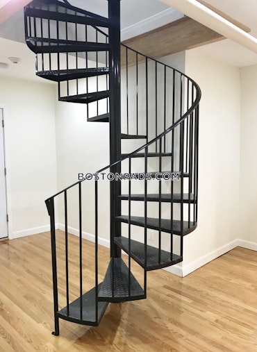 Brookline - 4 Beds, 2 Baths