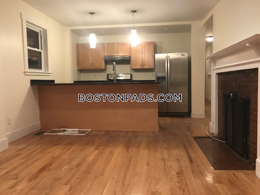 Waltham - 4 Beds, 2 Baths - Image 10
