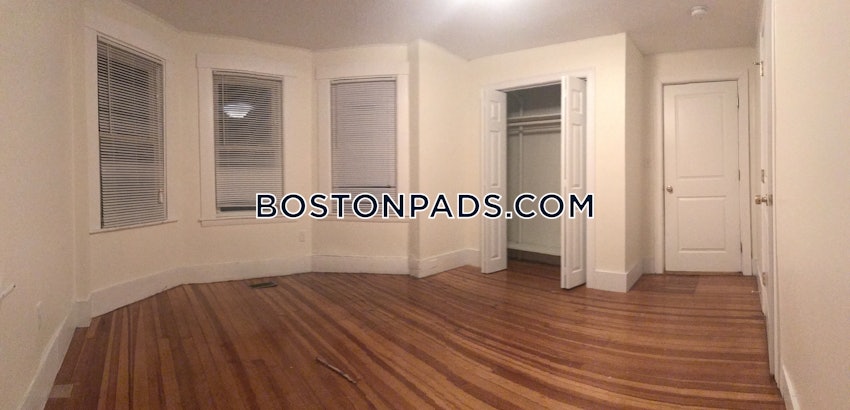 Waltham - 4 Beds, 2 Baths - Image 2