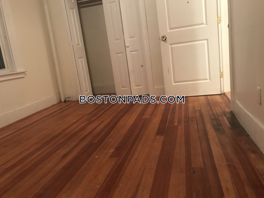 Waltham - 4 Beds, 2 Baths - Image 3