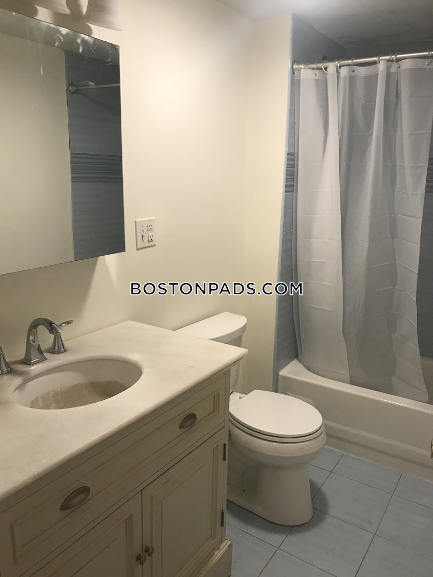 Waltham - 4 Beds, 2 Baths - Image 15