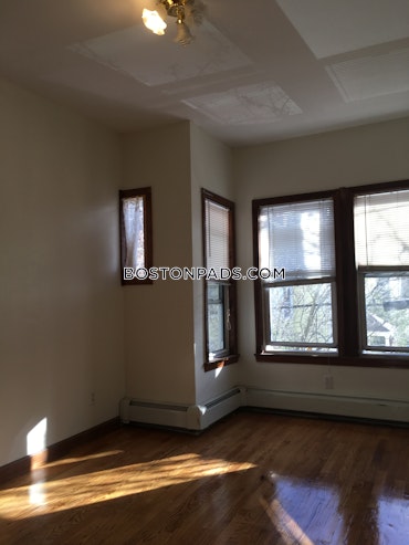 Brookline - 4 Beds, 2 Baths