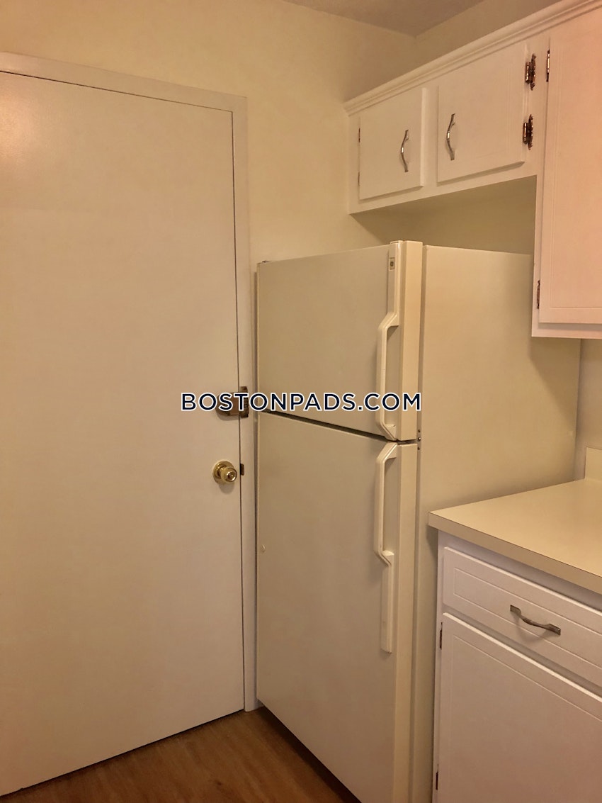 WOBURN - 2 Beds, 1 Bath - Image 6