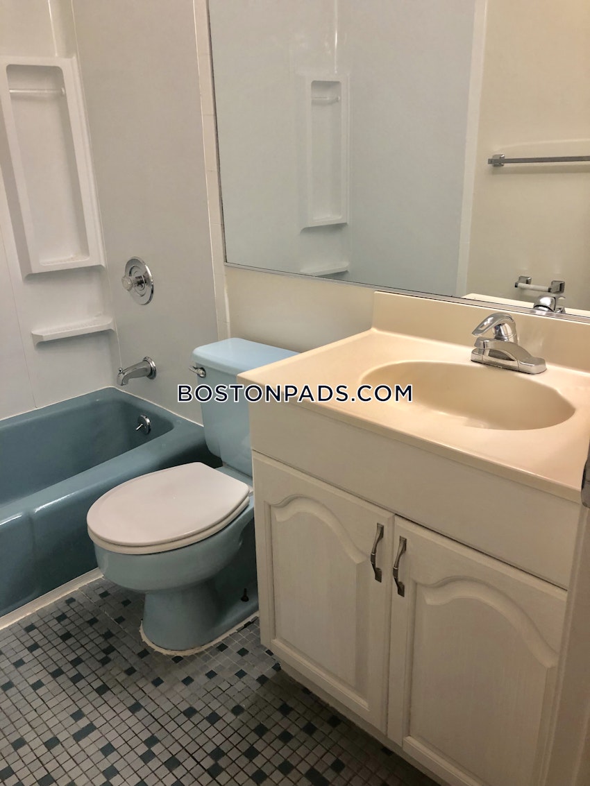 WOBURN - 2 Beds, 1 Bath - Image 26