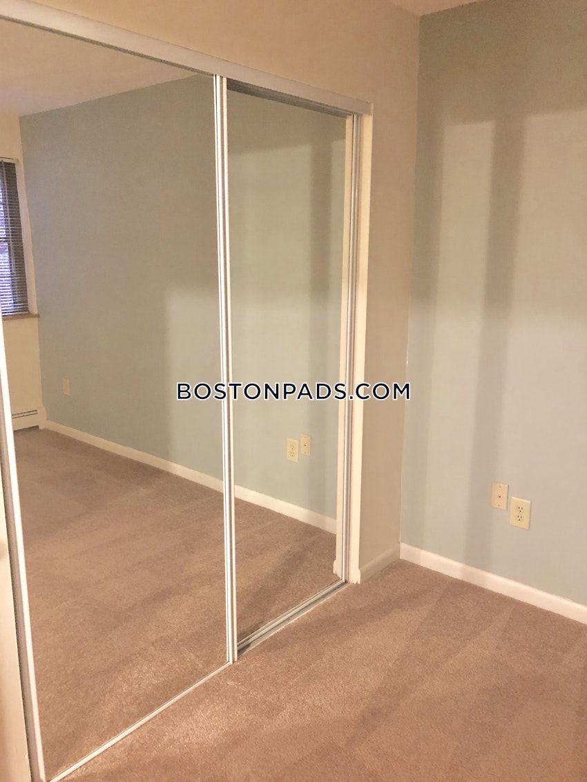 WOBURN - 2 Beds, 1 Bath - Image 11