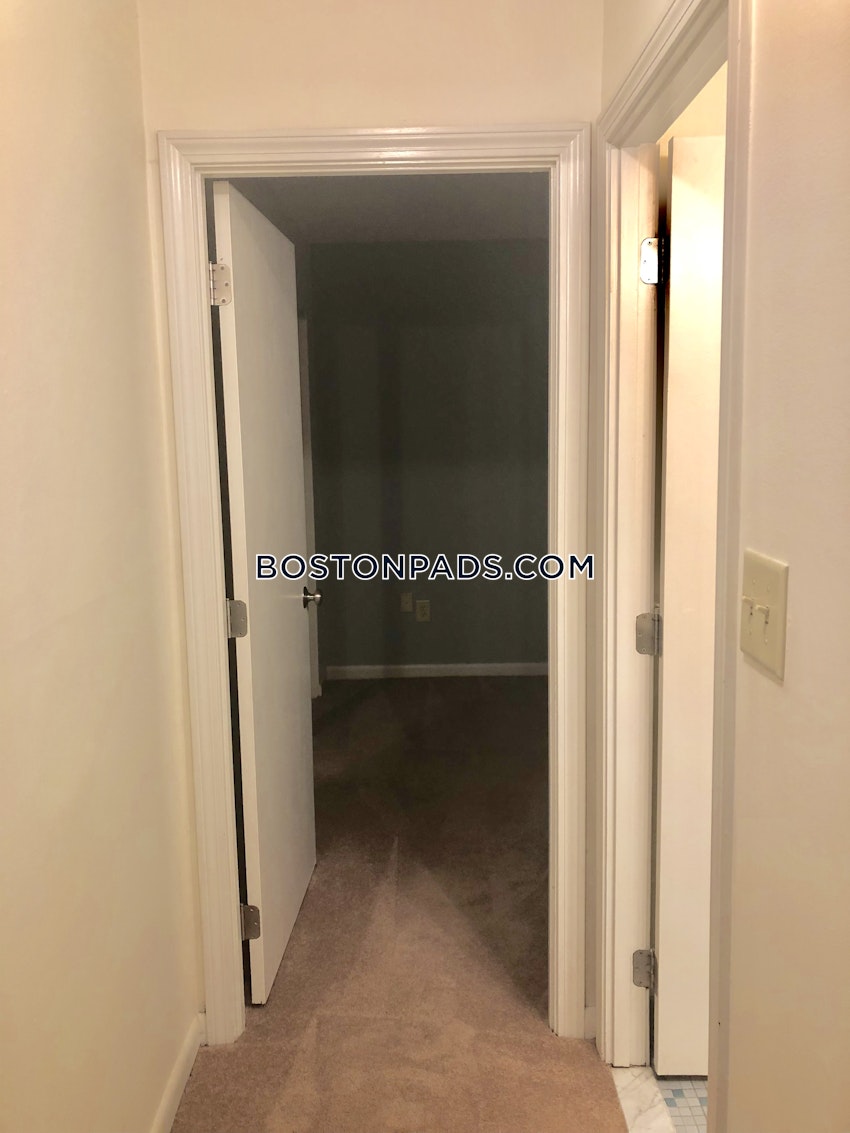 WOBURN - 2 Beds, 1 Bath - Image 5