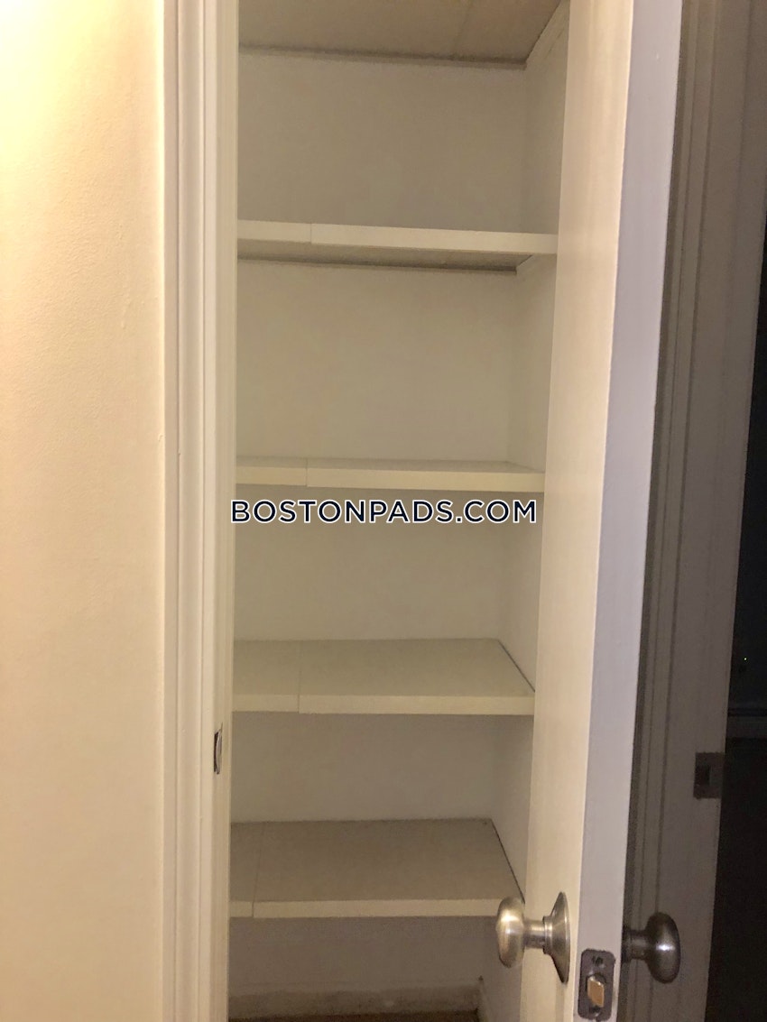 WOBURN - 2 Beds, 1 Bath - Image 9