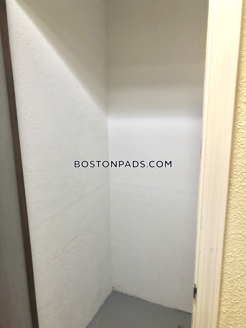 WOBURN - 2 Beds, 1 Bath - Image 23