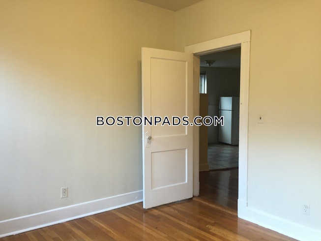 Boston - $2,600+ /mo