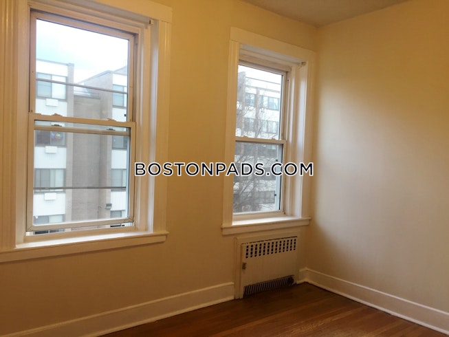 Boston - $2,600+ /mo