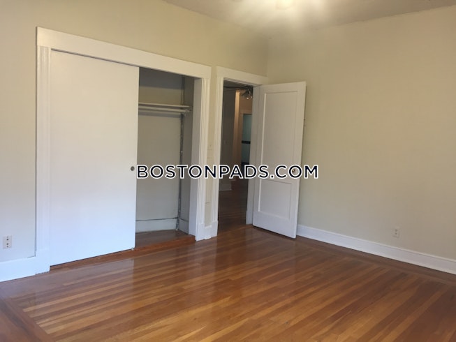 Boston - $2,600+ /mo