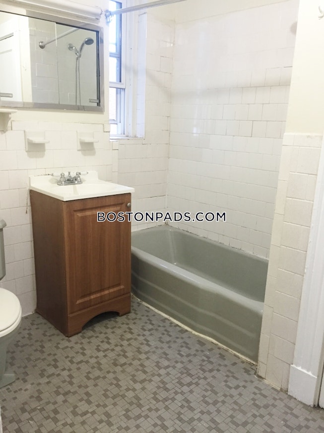 Boston - $2,600+ /mo