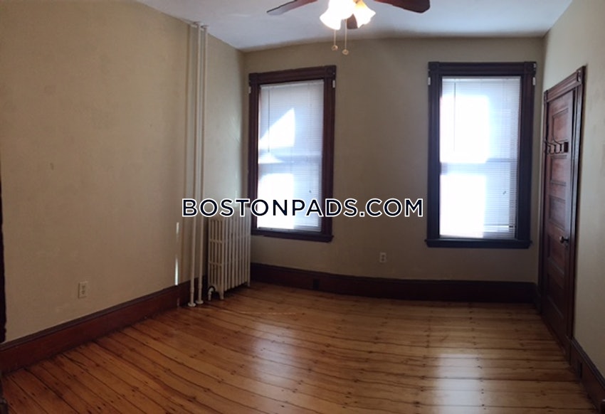 BOSTON - MISSION HILL - 3 Beds, 1 Bath - Image 13