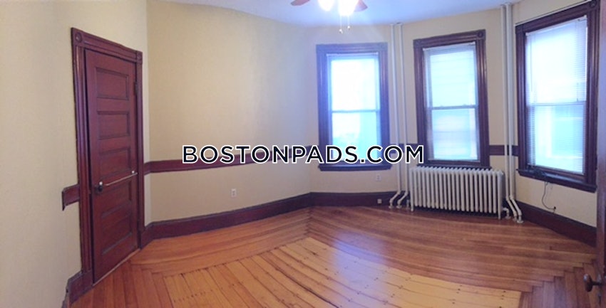 BOSTON - MISSION HILL - 3 Beds, 1 Bath - Image 12
