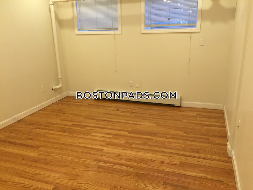 BROOKLINE- BOSTON UNIVERSITY - 4 Beds, 2 Baths - Image 10