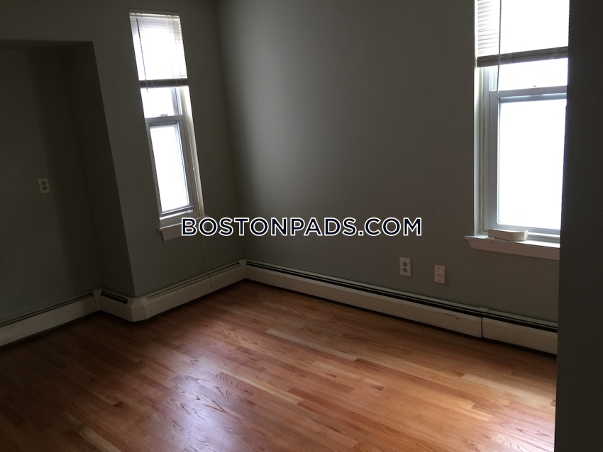 BOSTON - MISSION HILL - 3 Beds, 1 Bath - Image 8
