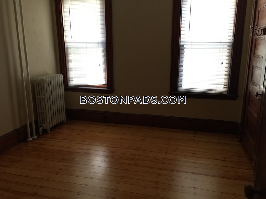 BOSTON - MISSION HILL - 3 Beds, 1 Bath - Image 6