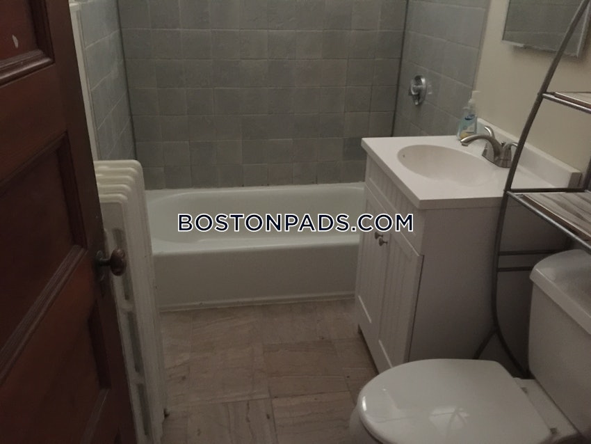 BOSTON - MISSION HILL - 3 Beds, 1 Bath - Image 5