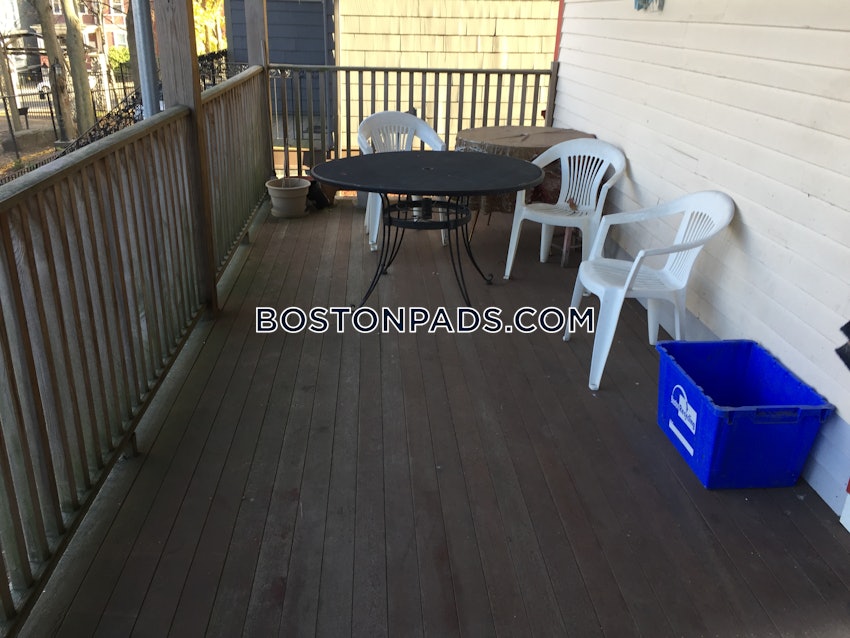 BOSTON - MISSION HILL - 3 Beds, 1 Bath - Image 2