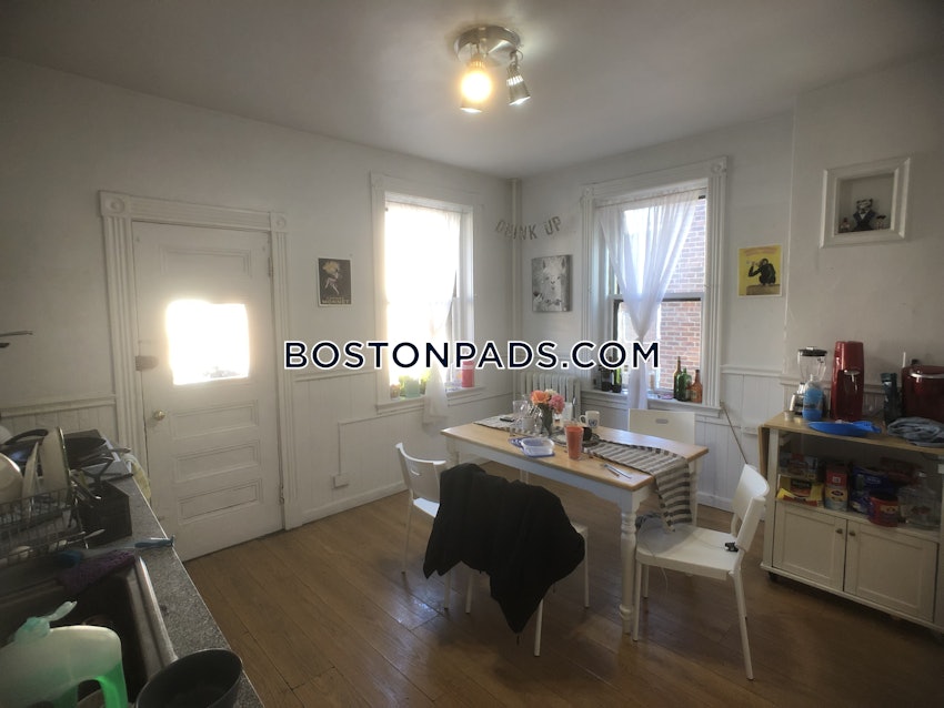 Brookline - Boston University - 5 Beds, 1.5 Baths - Image 4