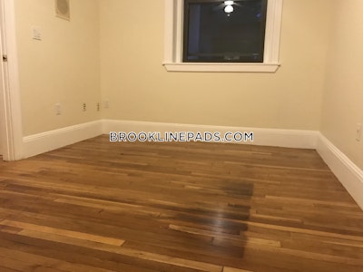 Brookline Apartment for rent 2 Bedrooms 1 Bath  Beaconsfield - $3,300